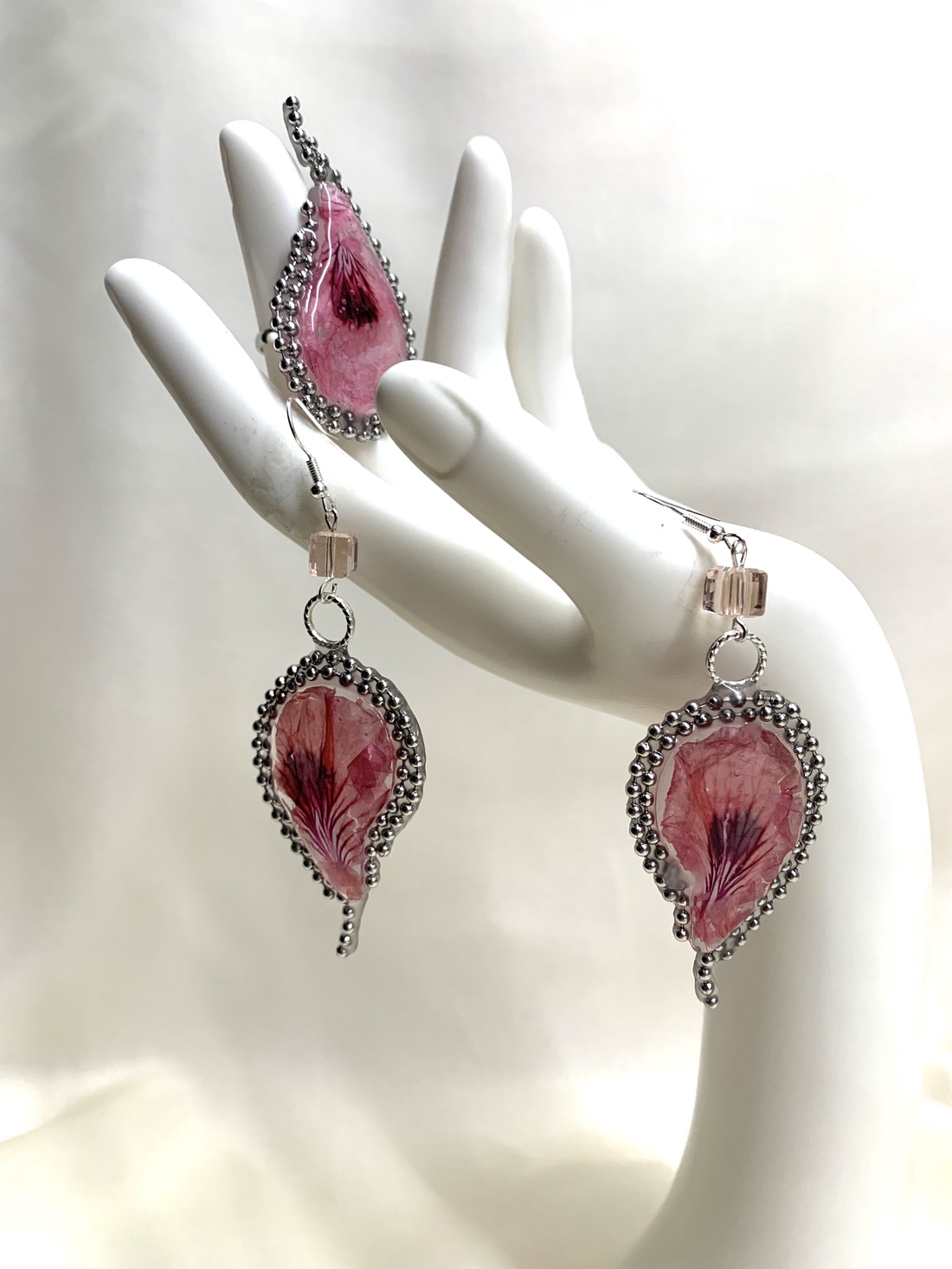 Set bijuterii cu Pelargonium grandiflorum 01320  - bijuterii - seturi de bijuterii - Artynos.ro