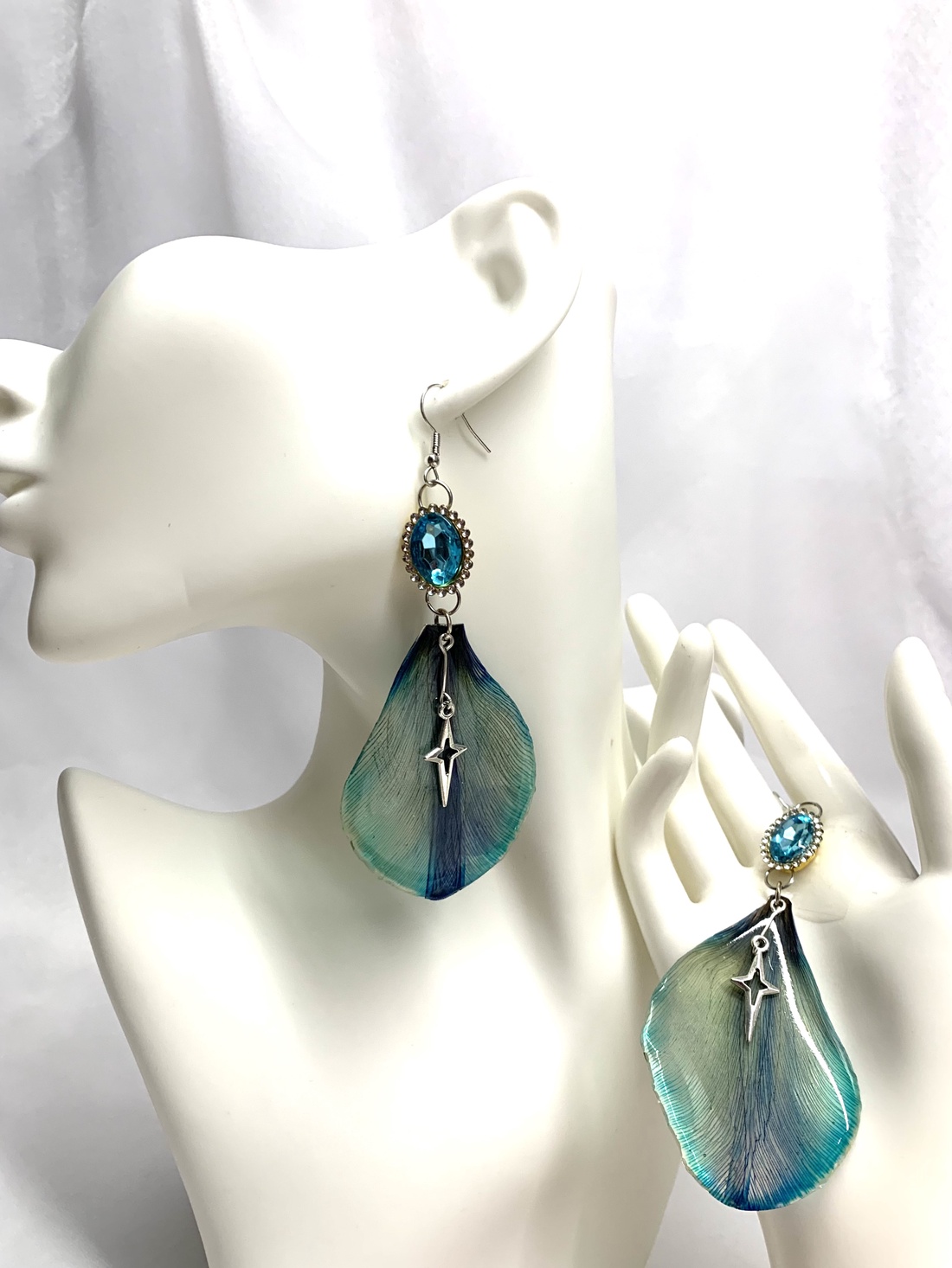 cercei cu Lalele 01332 - bijuterii - cercei - cercei din rășină - Artynos.ro