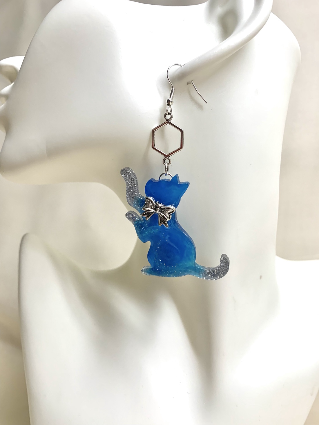 cercei asimetrici -pisici 01347 - bijuterii - cercei - cercei cu figurine - Artynos.ro