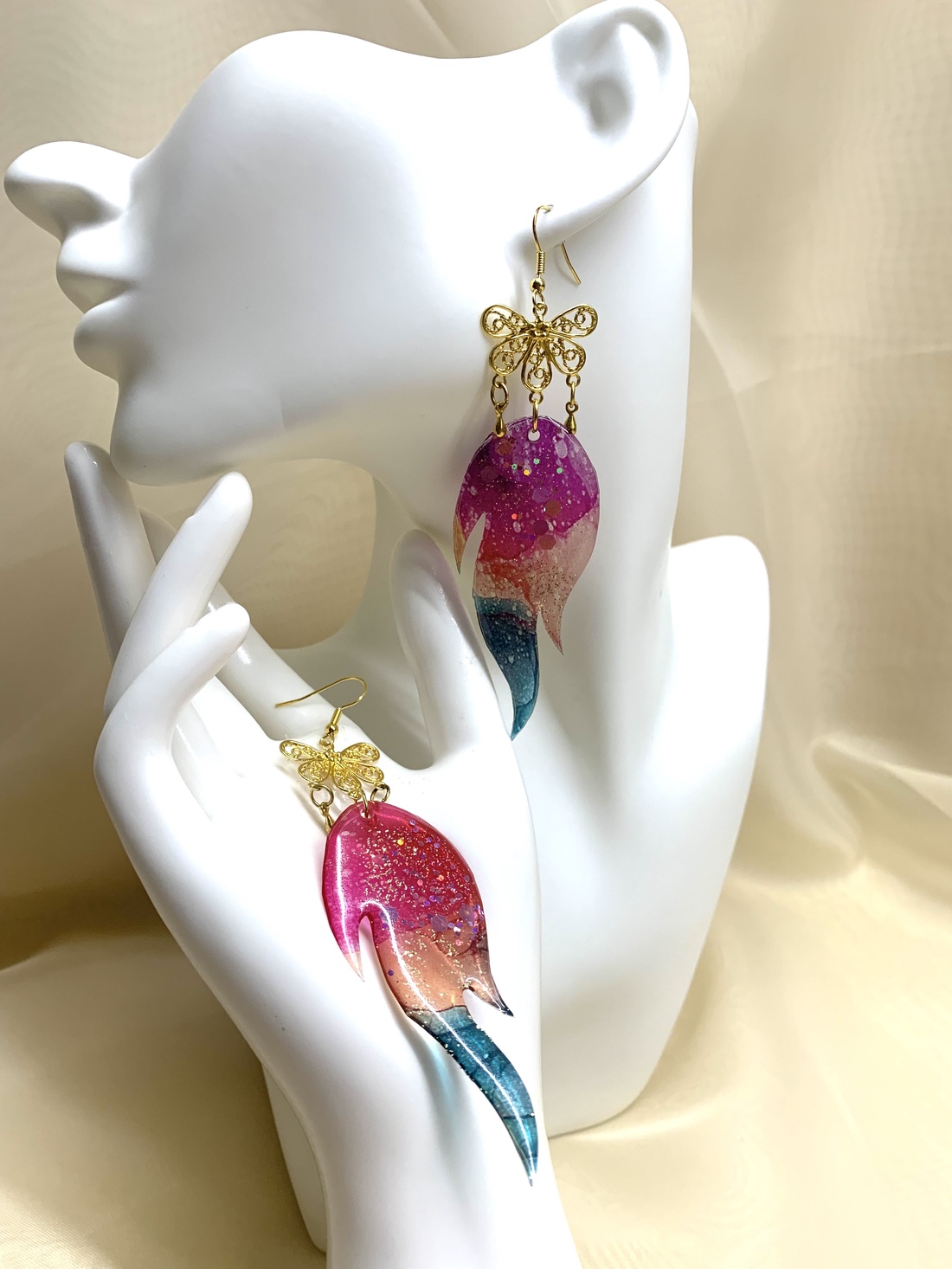 Cercei pictati manual 01355 - bijuterii - cercei - cercei din rășină - Artynos.ro