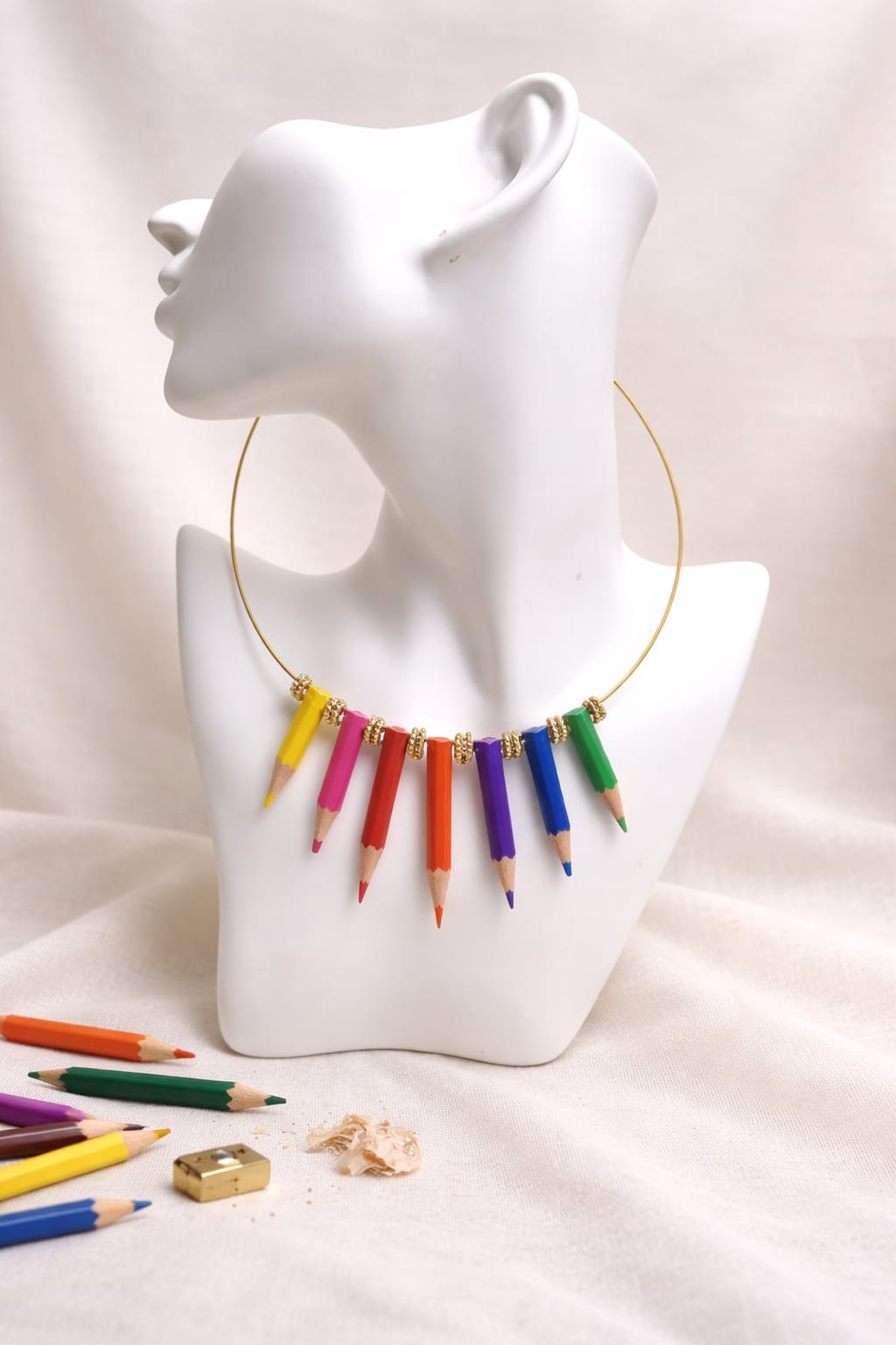  Colier cu creioane colorate 00482  - bijuterii - coliere - coliere cu pandative - Artynos.ro