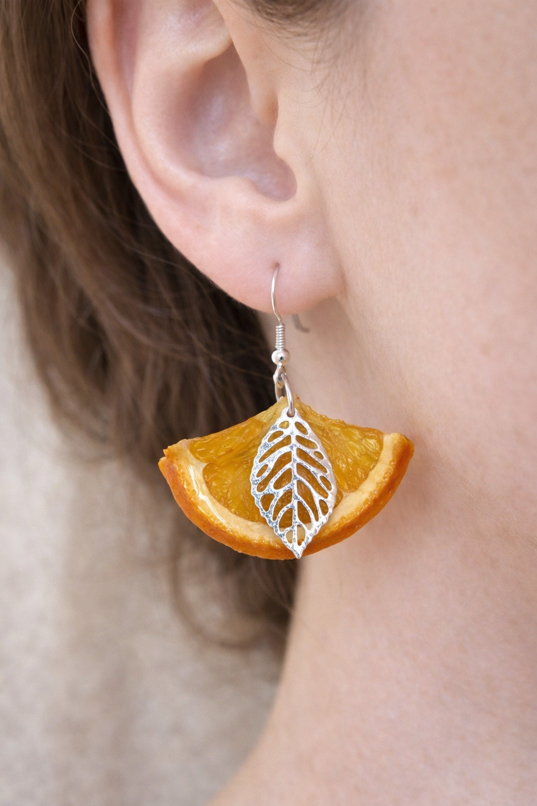 cercei cu felii de portocale 01362 - bijuterii - cercei - cercei din rășină - Artynos.ro