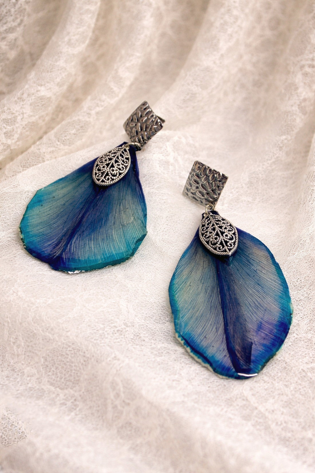 cercei cu Lalele 01376 - bijuterii - cercei - cercei din rășină - Artynos.ro