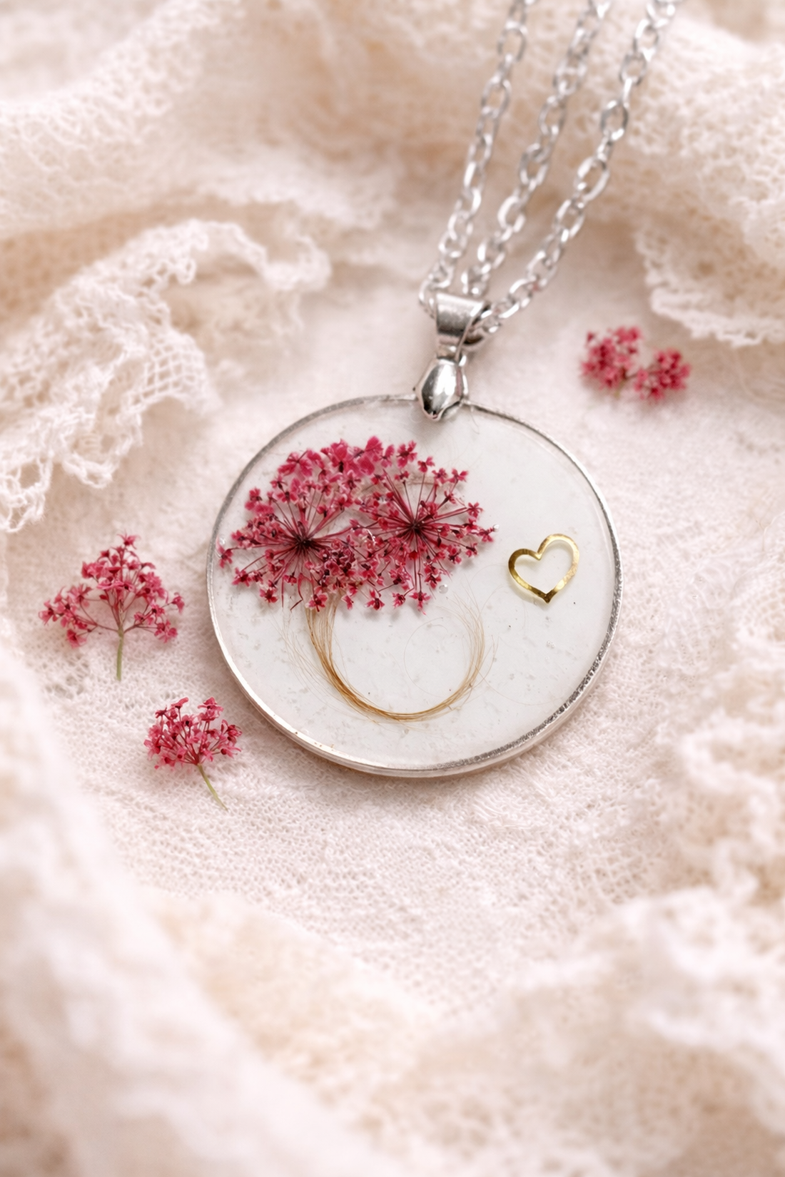 Pandantiv cu șuvițe de păr 01382 - bijuterii - coliere - coliere cu pandative - Artynos.ro