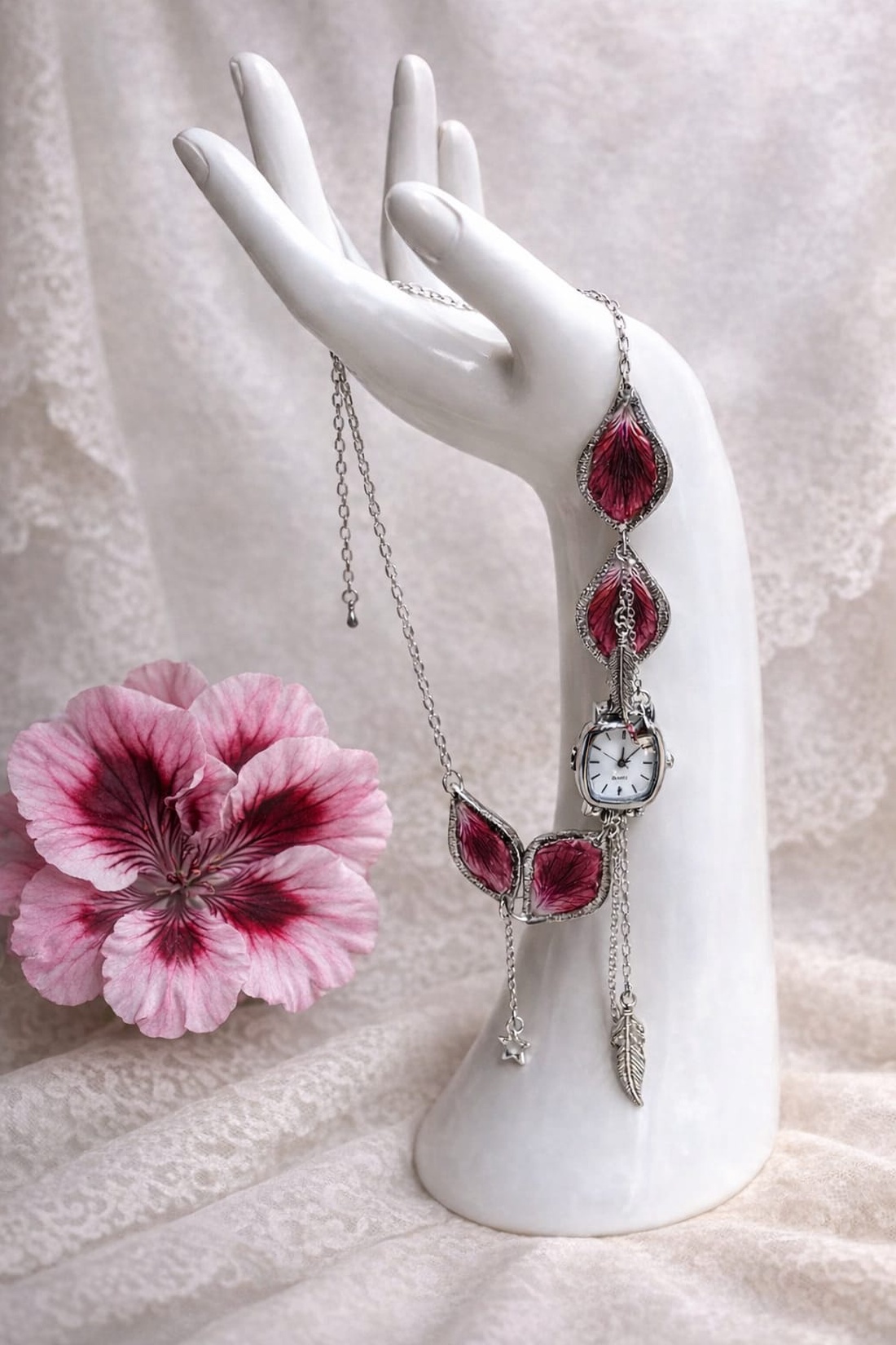 Colier-pandantiv cu petale de Trandafiri si ceas 01204 - bijuterii - coliere - pandative - Artynos.ro