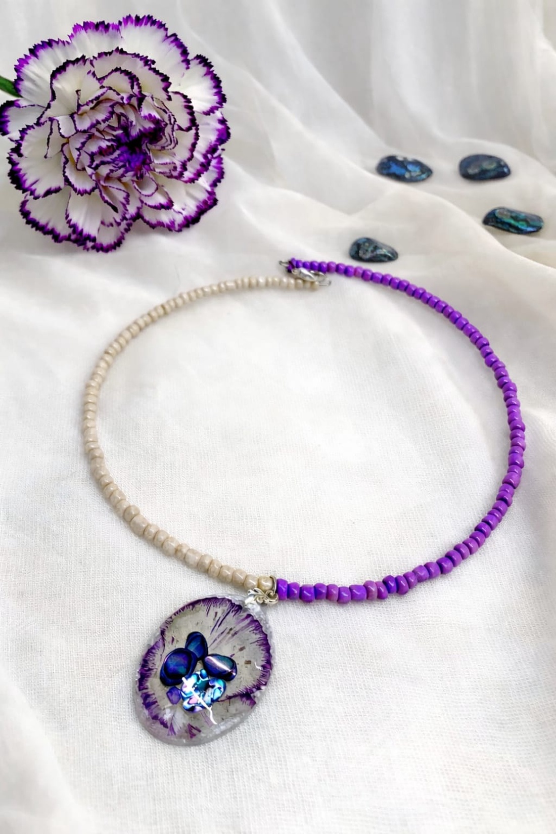 Colier-pandantiv cu garoafe si scoici Abalone 01156 - bijuterii - coliere - coliere cu pandative - Artynos.ro