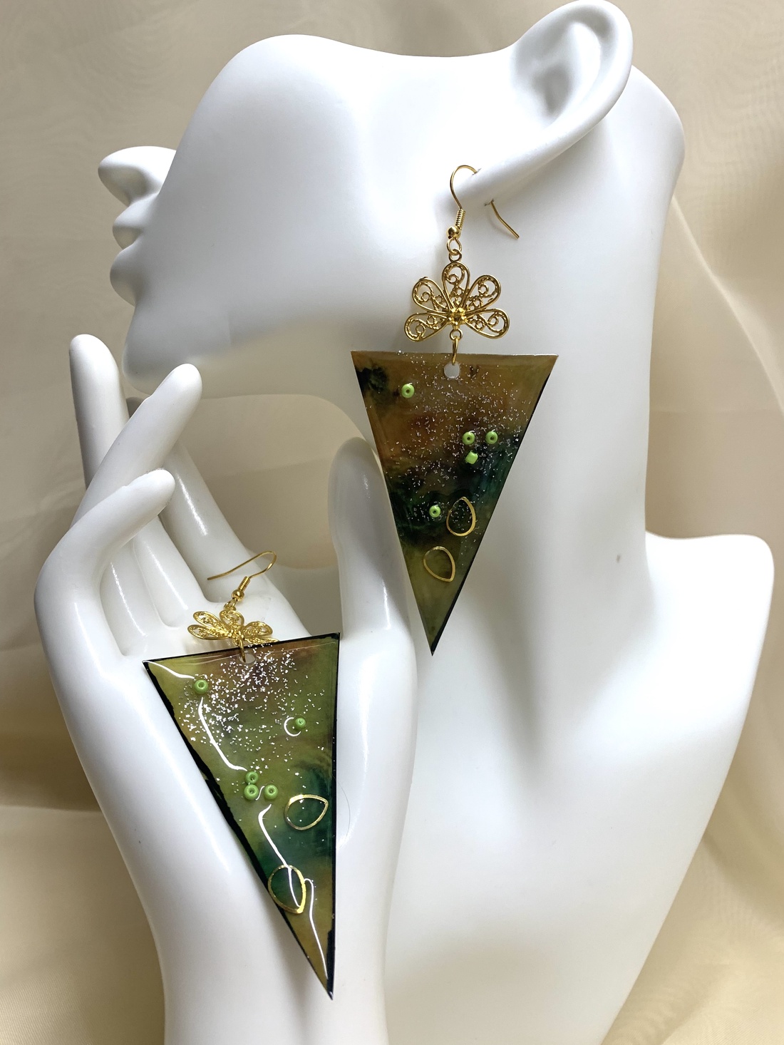 Cercei pictati manual 01839 - bijuterii - cercei - cercei din rășină - Artynos.ro