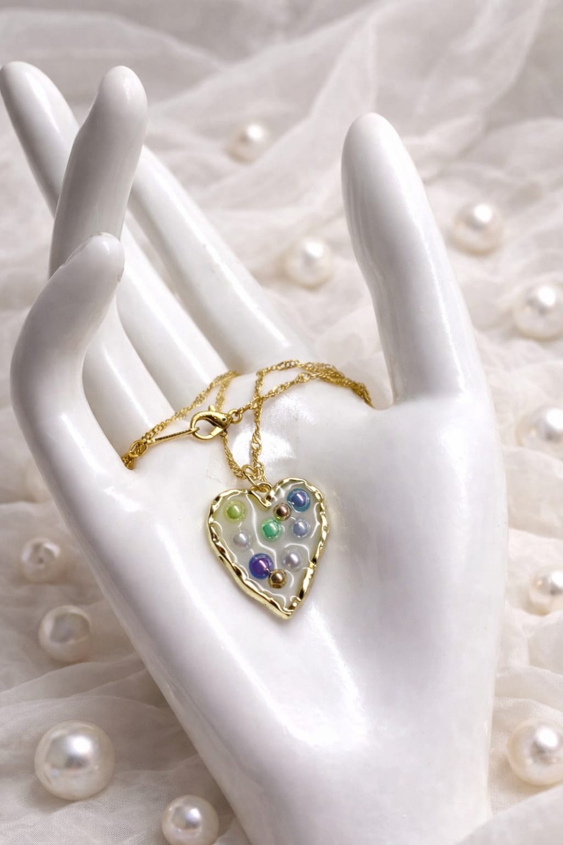 Colier -pandantiv cu pelute artificiale 01177 - bijuterii - coliere - coliere cu pandative - Artynos.ro