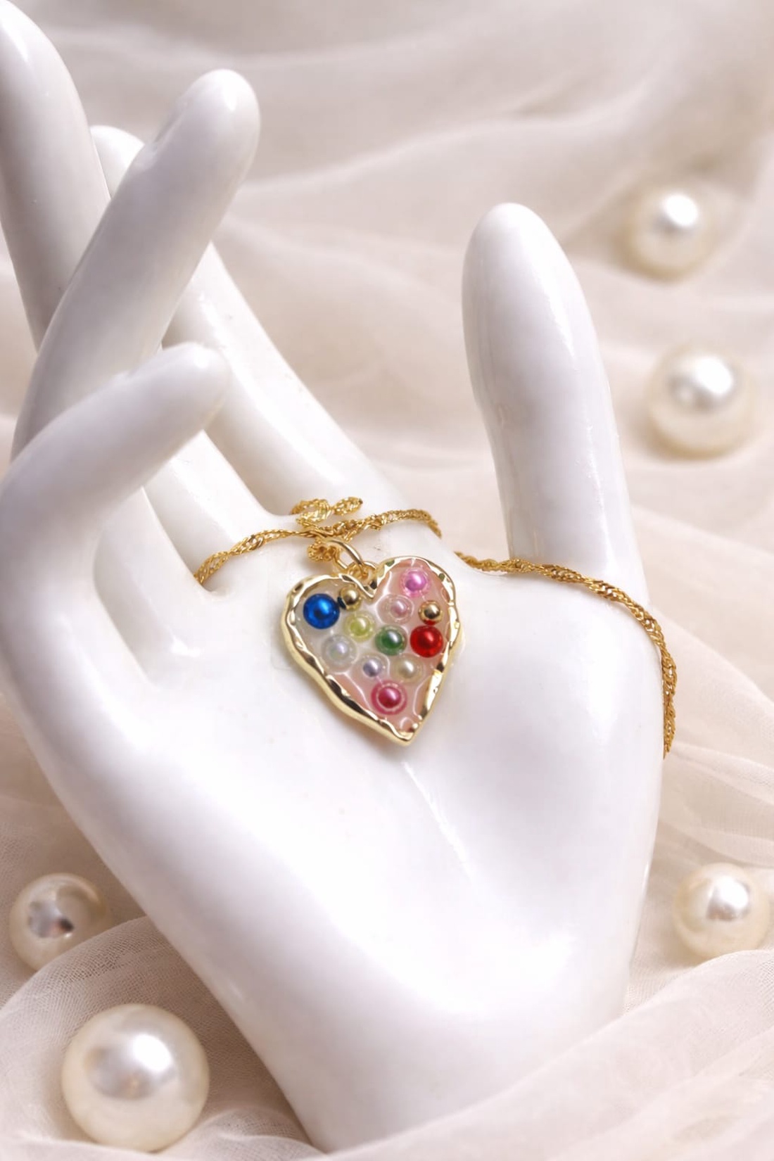 Colier -pandantiv cu pelute artificiale 01176 - bijuterii - coliere - coliere cu pandative - Artynos.ro