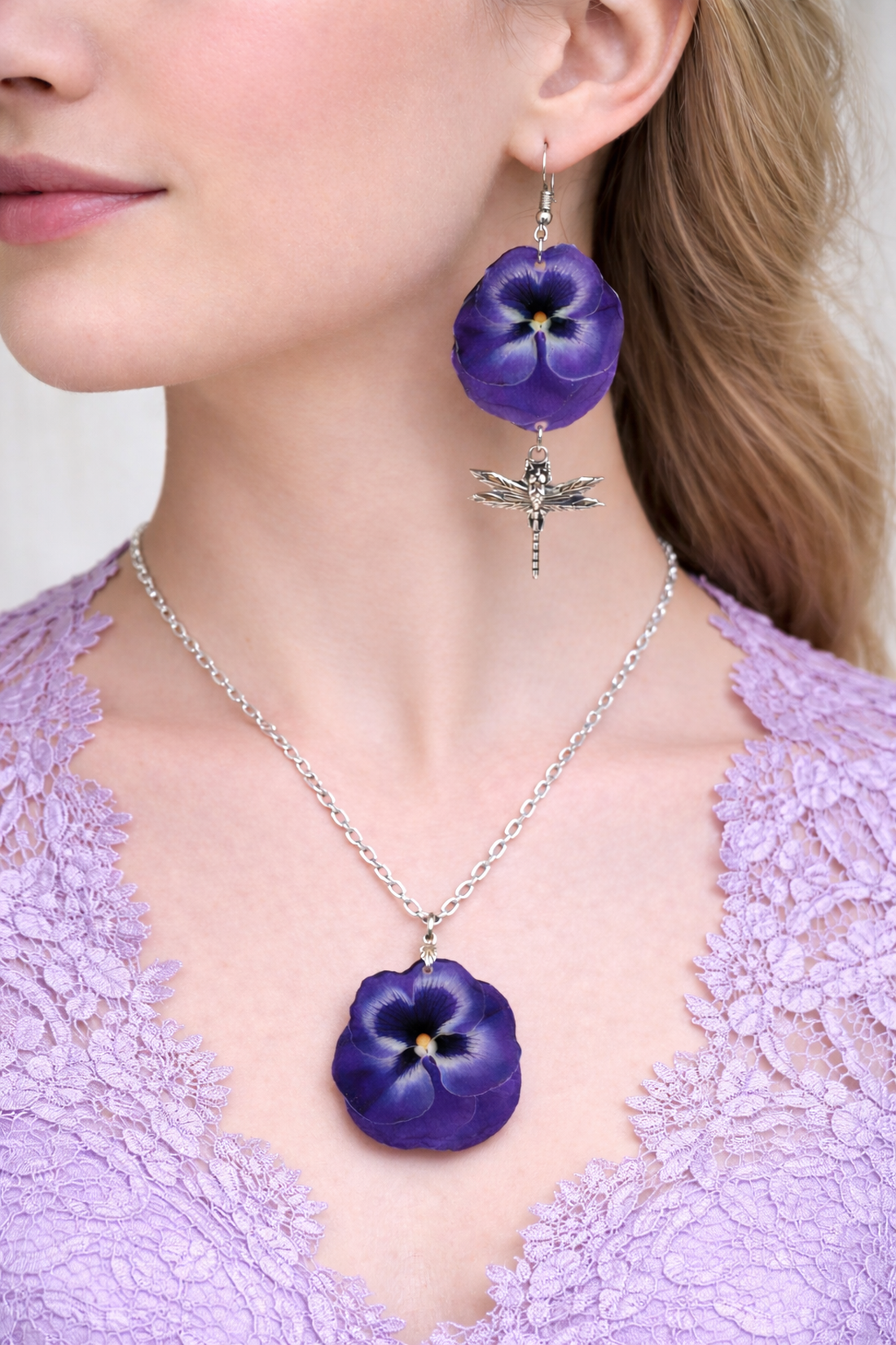 Set bijuterii � Panseluță în rășină 01873 - bijuterii - seturi de bijuterii - Artynos.ro