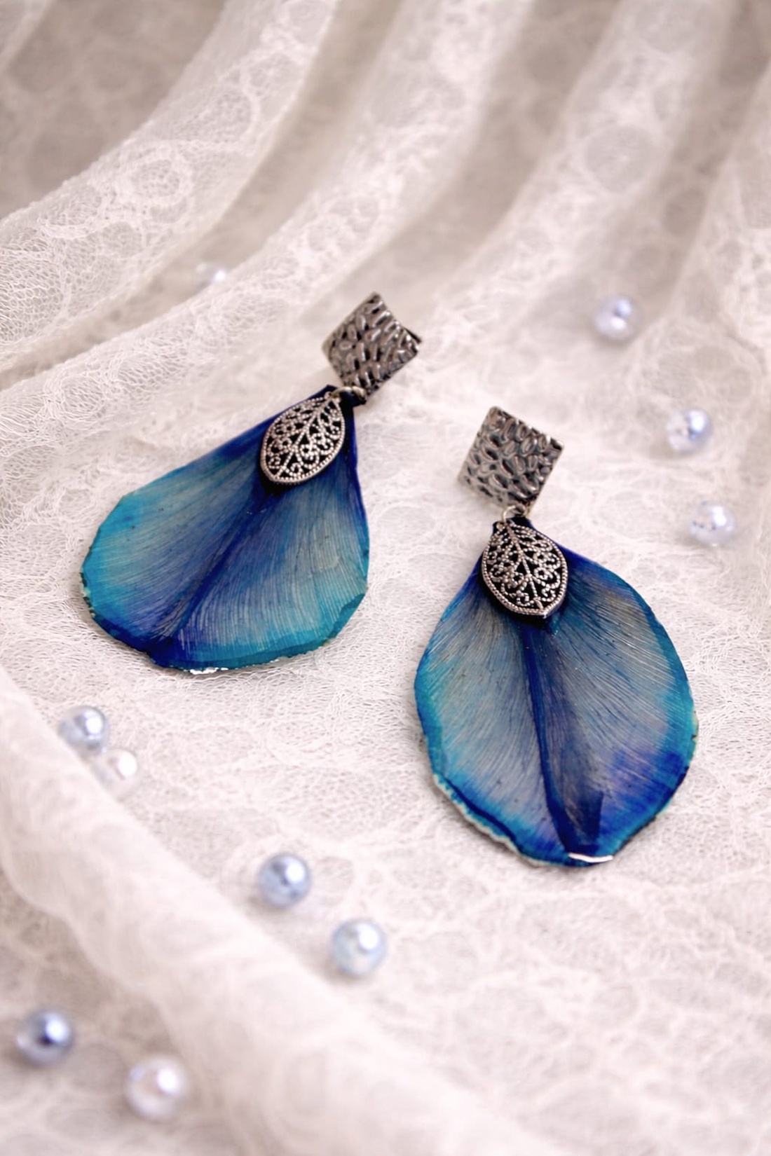 cercei cu Lalele 01376 - bijuterii - cercei - cercei din rășină - Artynos.ro