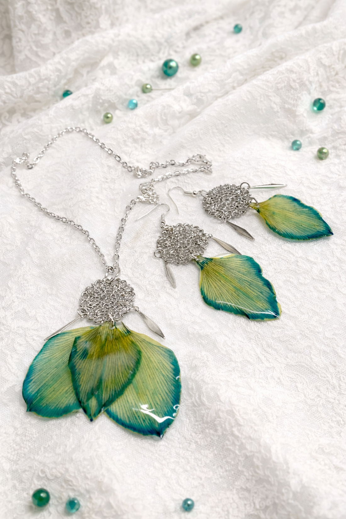 Cercei handmade din lalele naturale  01861 - bijuterii - seturi de bijuterii - Artynos.ro