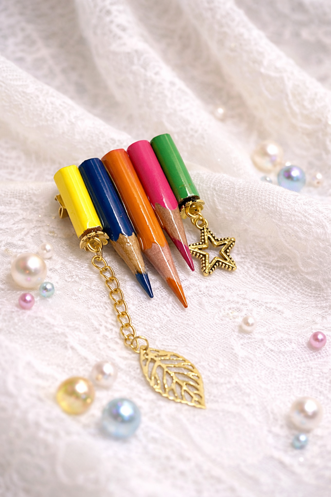  Broșa cu creioane colorate 01884 - bijuterii - broșe - Artynos.ro