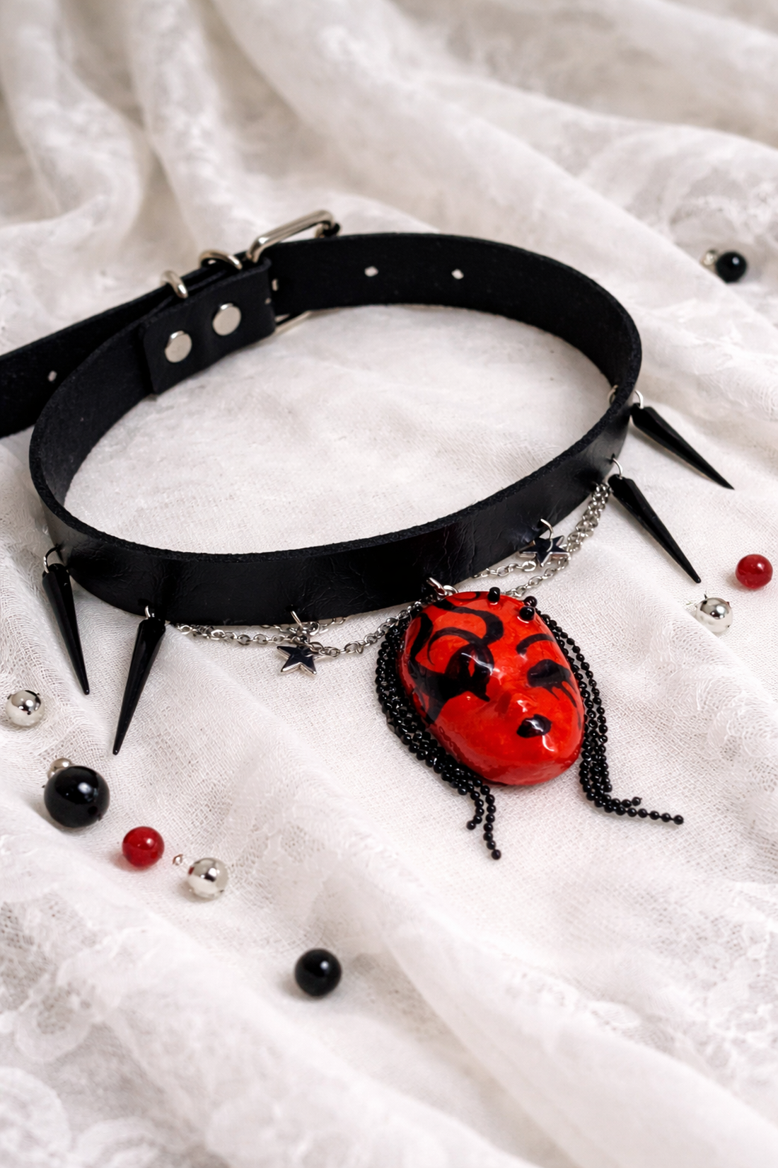 Chocker gothik-edgy lucrat și pictat manual din lut din Colecția Gothic Enigma 01352 - bijuterii - coliere - chockere - Artynos.ro