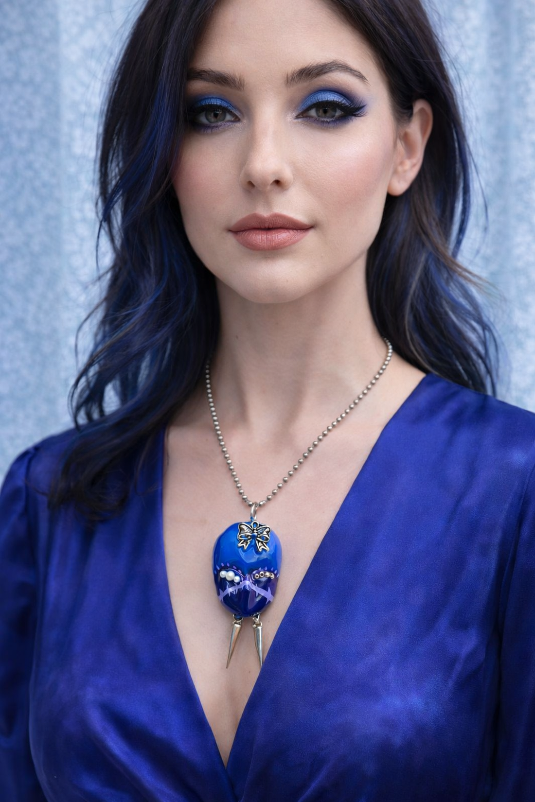 Broșă modelata și pictata manual din lut , colectia Mystery Faces Collection 01318 - bijuterii - broșe - Artynos.ro