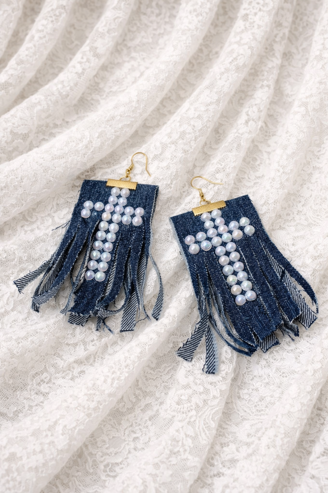 Cercei lungi din denim cu perle din colectia Denim Soul 01893 - bijuterii - cercei - cercei lungi - Artynos.ro