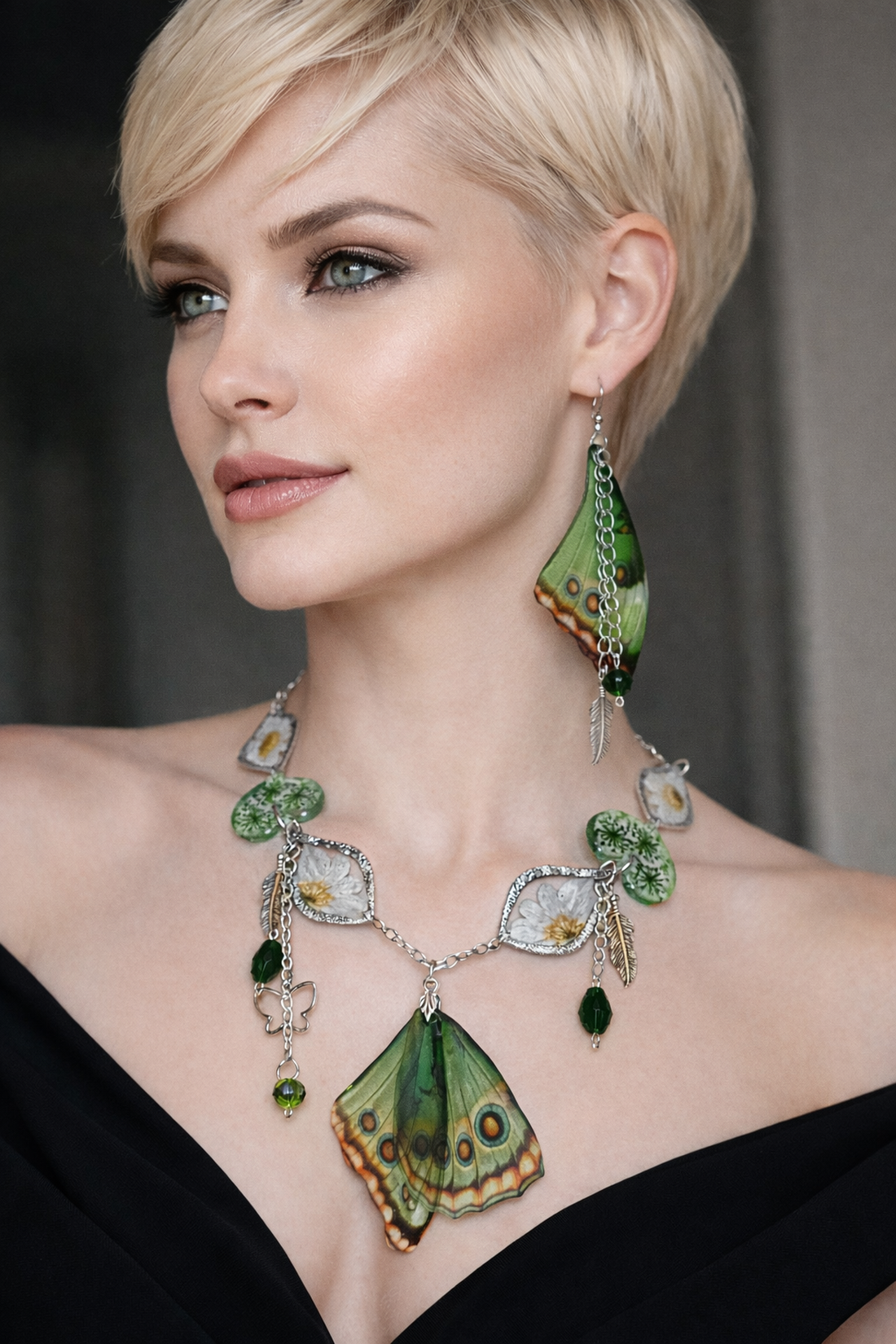 Set bijuterii Aripi de Smarald � rășină cu flori naturale din colectia - Aripi fermecate  01902 - bijuterii - seturi de bijuterii - Artynos.ro