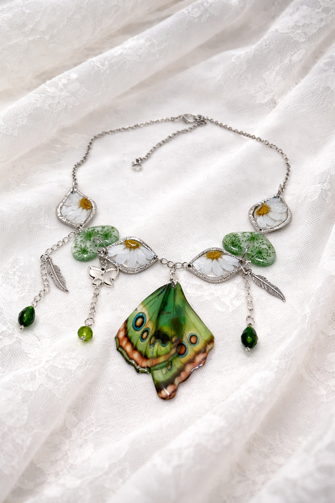 Set bijuterii Aripi de Smarald � rășină cu flori naturale din colectia - Aripi fermecate  01902 - bijuterii - seturi de bijuterii - Artynos.ro