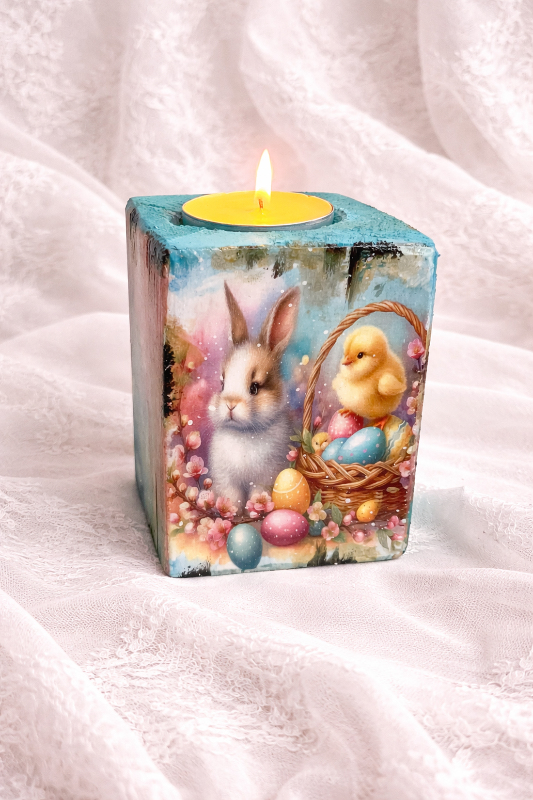 Set cadou de Paște , suport lumânare din lemn decorat manual + suporturi pahare cu iepurași 01906 - decor de sărbători - decorațiuni de paște - decor masă de paște - Artynos.ro