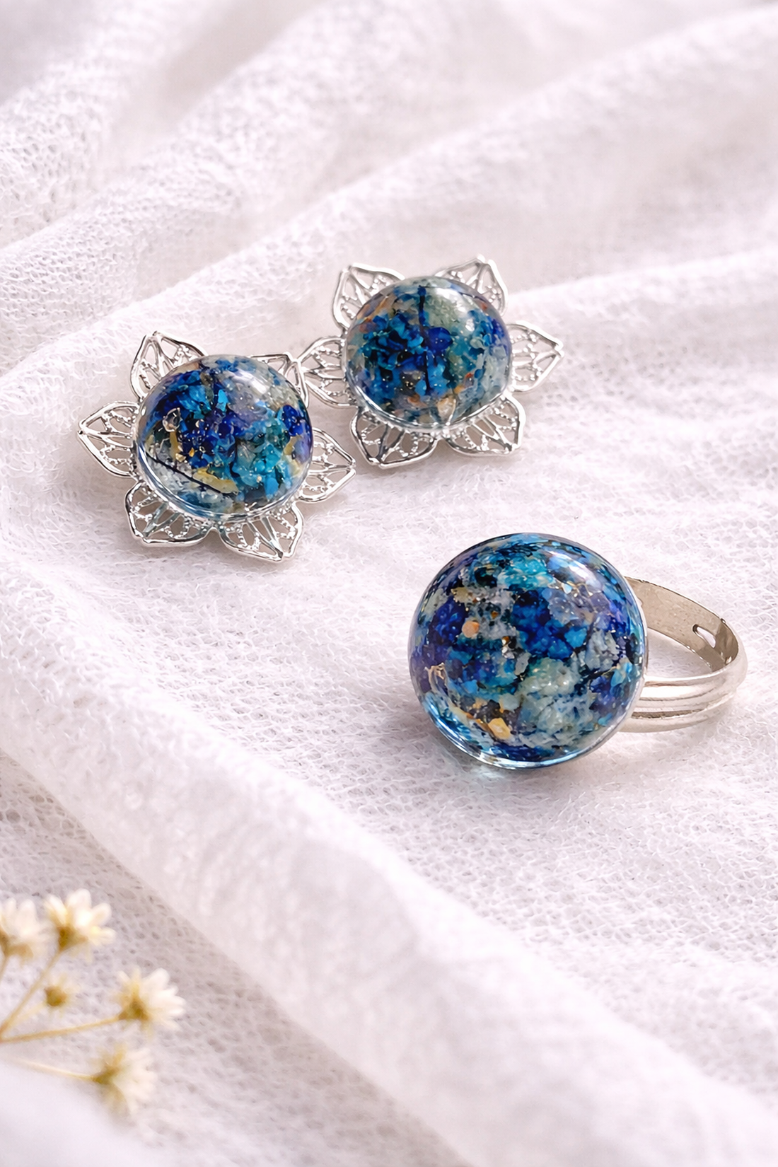 cercei cu flori naturale si rasina, cadou pentru iubia,mama,fiica,logodnica,prietena 01923 - bijuterii - seturi de bijuterii - Artynos.ro