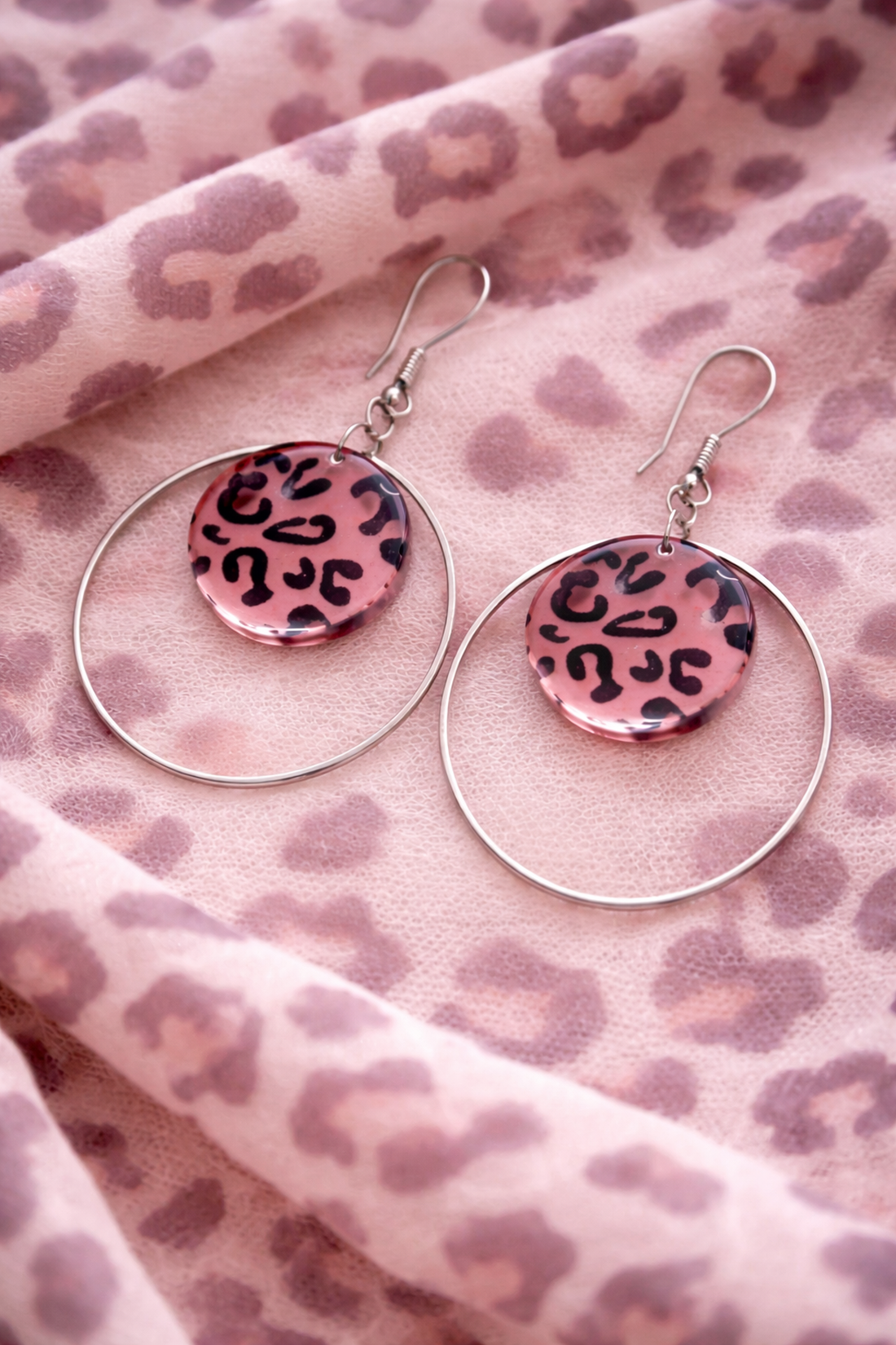 cercei animal print  din rasina, cadou pentru iubia,logodnica,mama,femei 01931 - bijuterii - cercei - cercei din rășină - Artynos.ro