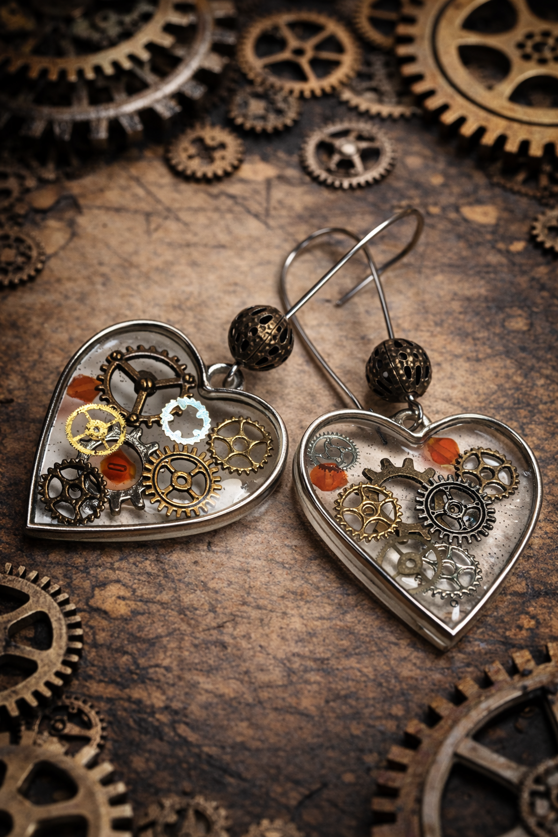 cercei steampunk handmade din rășină cu mecanisme de ceas 01934 - bijuterii - cercei - cercei din rășină - Artynos.ro