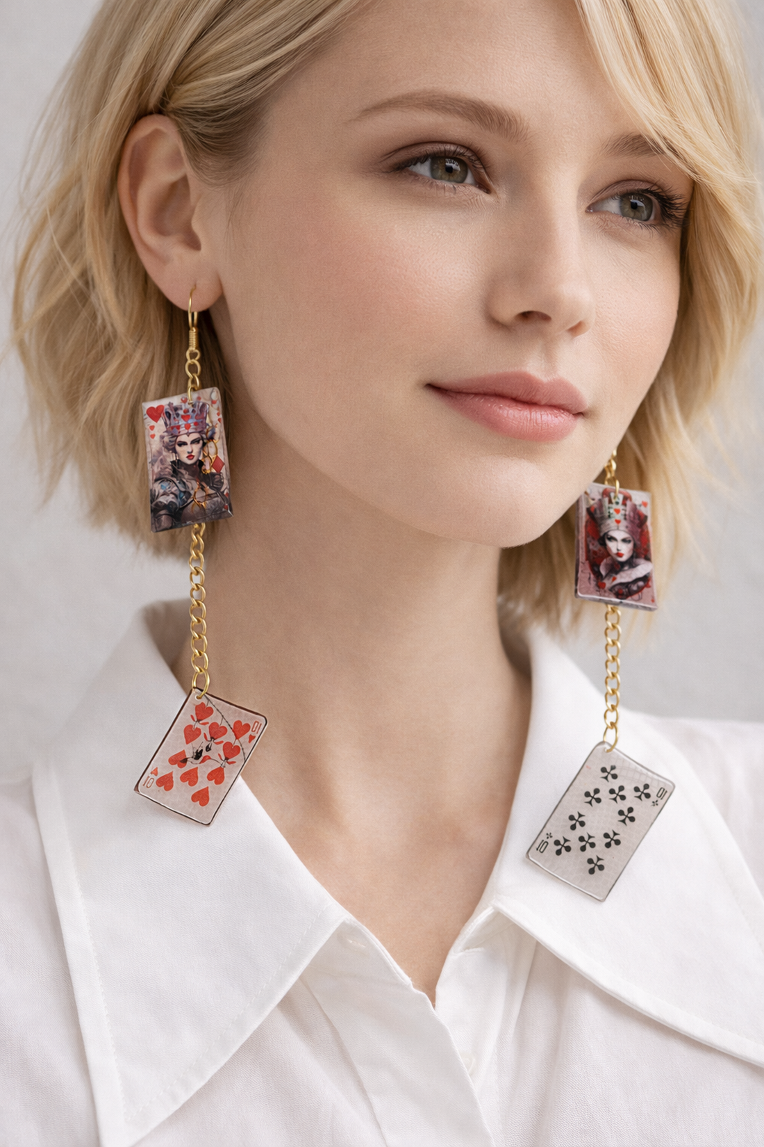 Cercei statement Queen of Hearts cu design cărți de joc 01936 - bijuterii - cercei - cercei din rășină - Artynos.ro