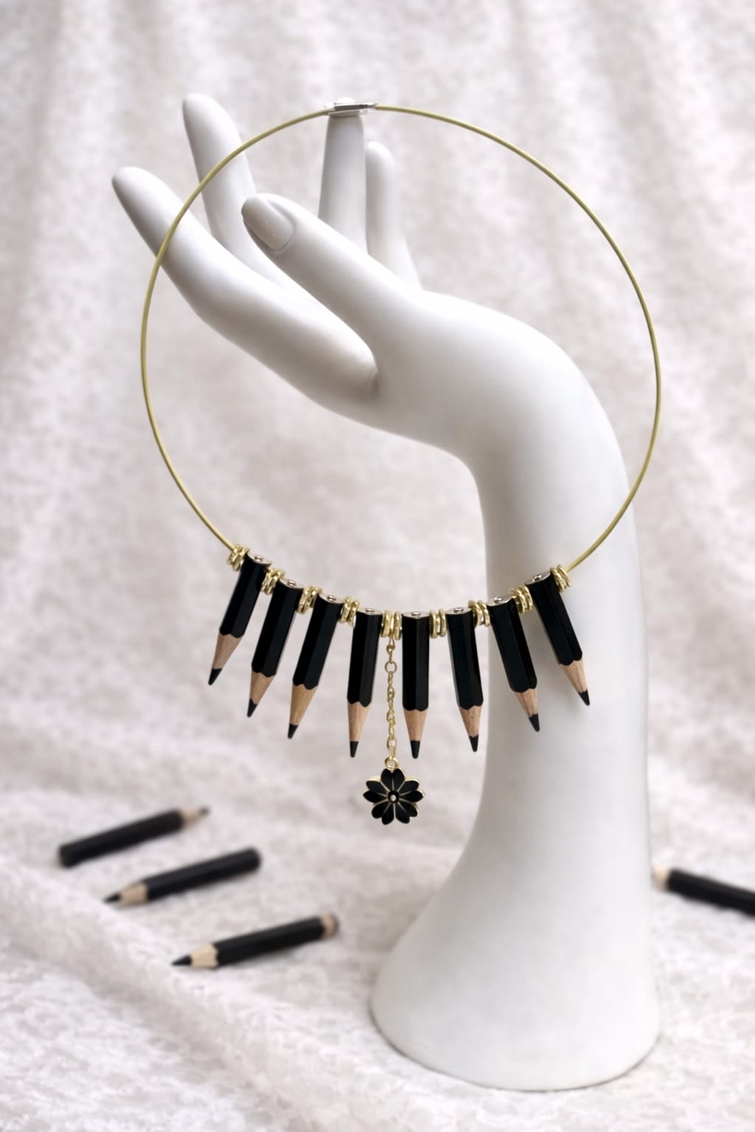 Set bijuterii cu creioane colorate negre 01836 - bijuterii - seturi de bijuterii - Artynos.ro