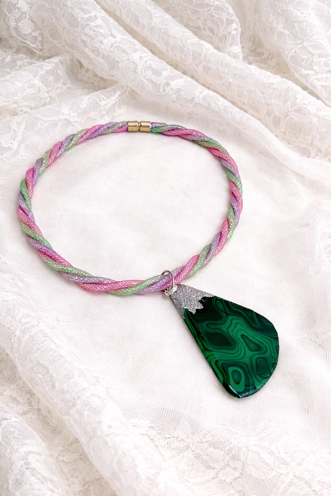 Colier tubular cu pandantiv pictat in rasina 01966 - bijuterii - coliere - coliere cu pandative - Artynos.ro