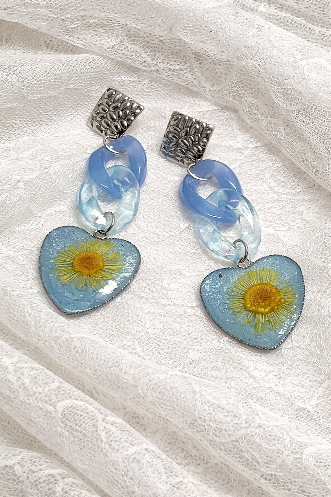 Cercei cu flori naturale de câmp 02015 - bijuterii - cercei - cercei din rășină - Artynos.ro