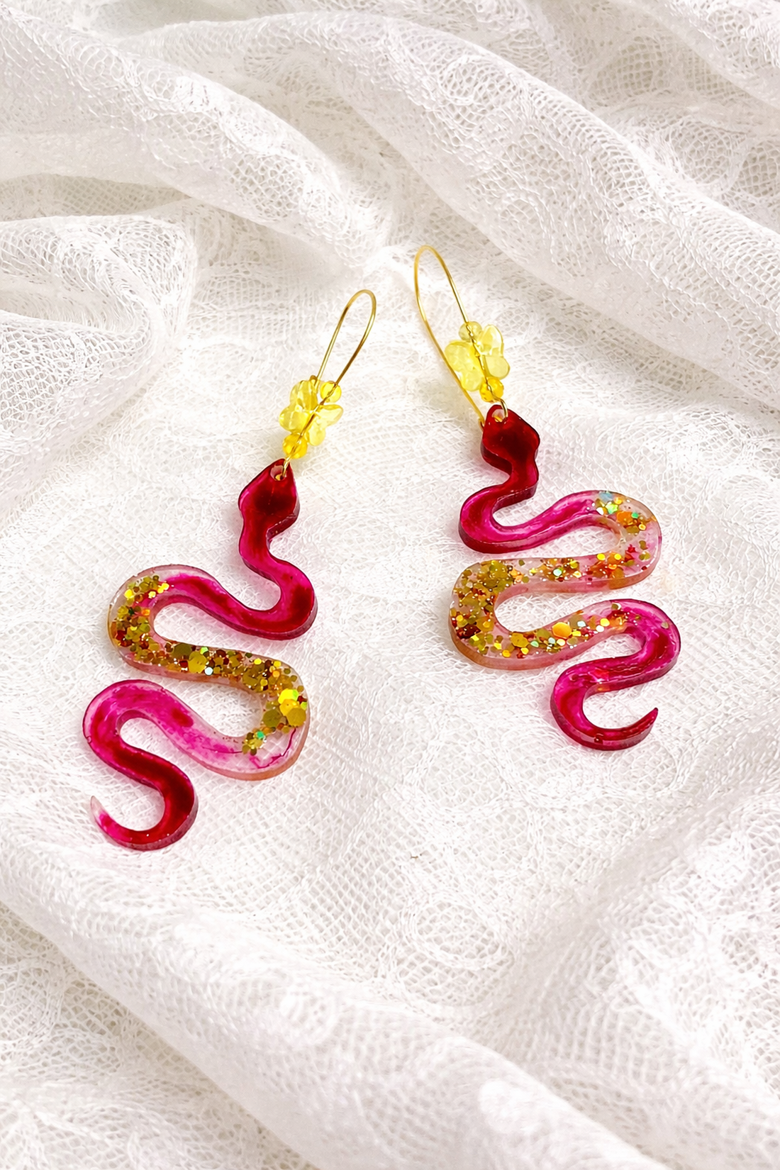 Cercei șarpe din rașină 02030 - bijuterii - cercei - cercei din rășină - Artynos.ro