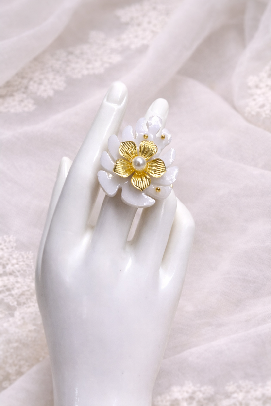 Set bijuterii handmade  alb -auriu 02038 - bijuterii - seturi de bijuterii - Artynos.ro