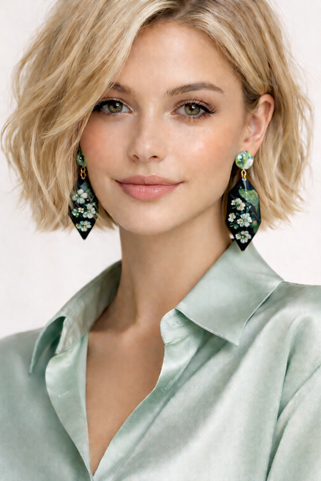 Cercei din rasina si flori naturale 02040 - bijuterii - cercei - cercei din rășină - Artynos.ro