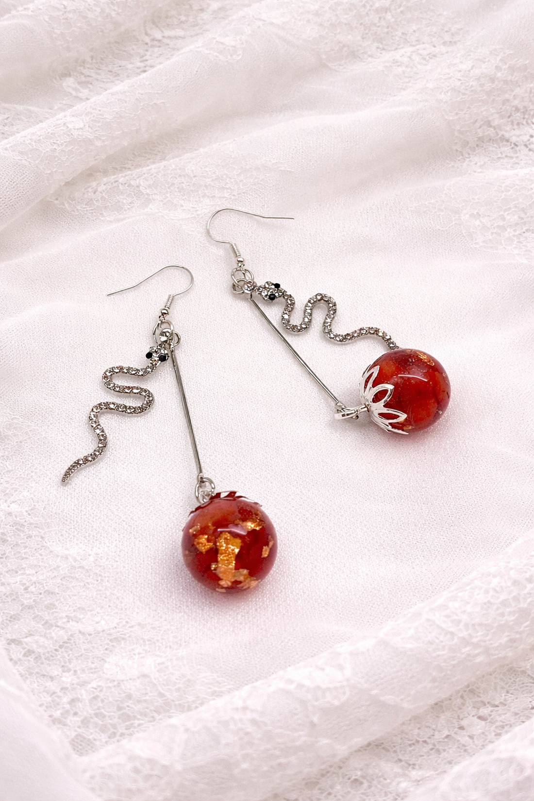 Cercei din rasina si flori naturale 02041 - bijuterii - cercei - cercei din rășină - Artynos.ro