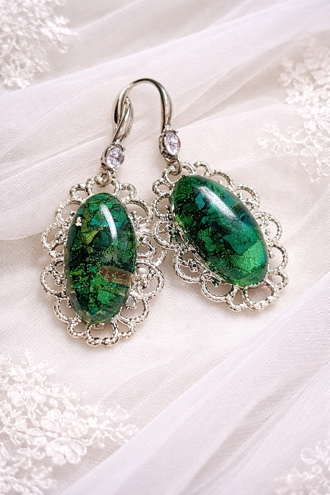 Cercei cu flori naturale 02051 - bijuterii - cercei - cercei din rășină - Artynos.ro