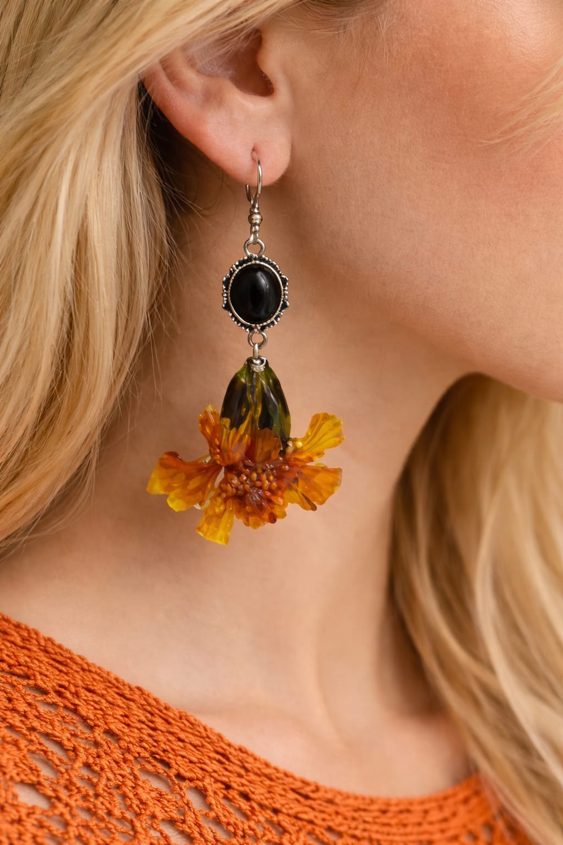 Cercei cu flori de Crăițe  02052 - bijuterii - cercei - cercei din rășină - Artynos.ro