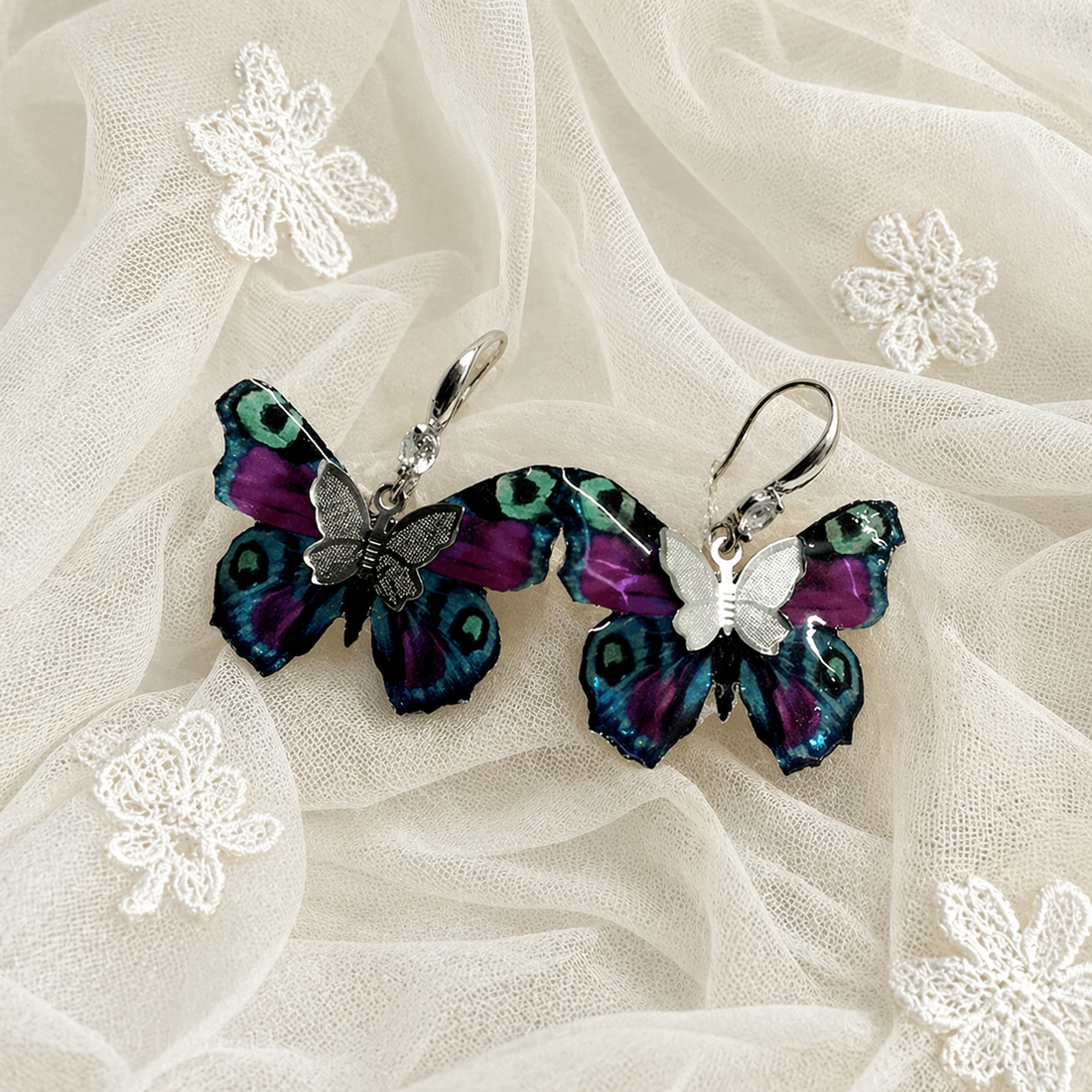 Cercei fluturi din rasina 02055 - bijuterii - cercei - cercei din rășină - Artynos.ro