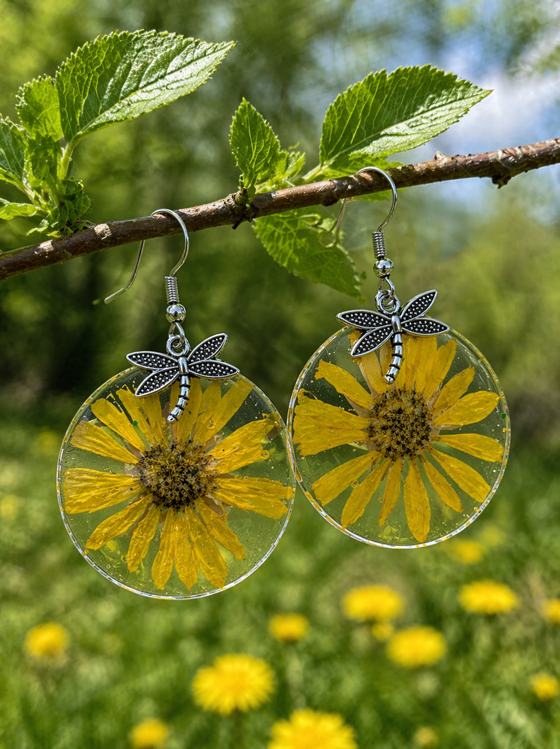 Cercei cu flori naturale 02057 - bijuterii - cercei - cercei din rășină - Artynos.ro