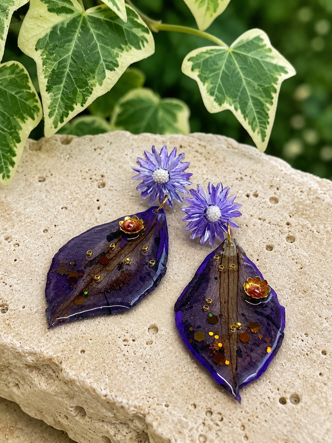 Cercei Clematita 02514 - bijuterii - cercei - cercei din rășină - Artynos.ro