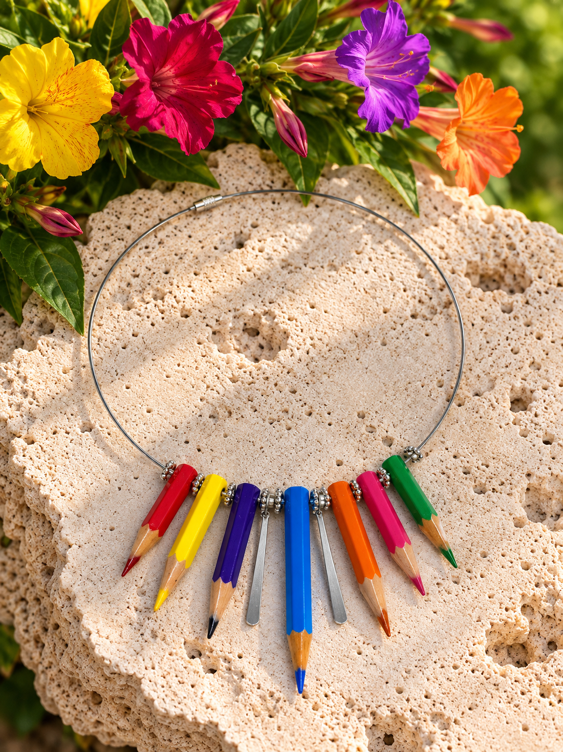 Colier creioane colorate - accesorii argintii 01296 - bijuterii - coliere - chockere - Artynos.ro