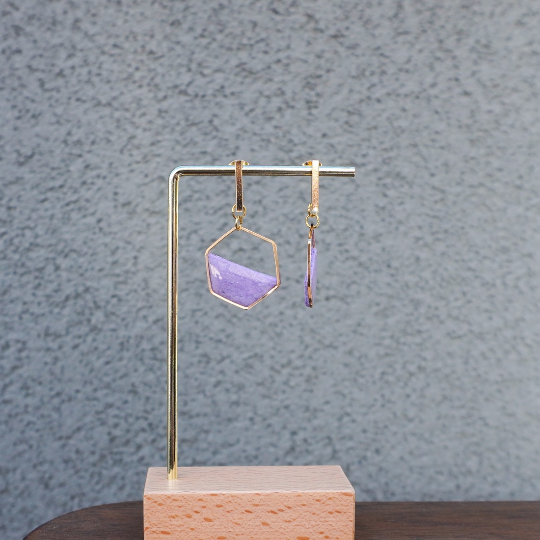 Cercei Handmade Lut Polimeric Aura Jumatate - bijuterii - cercei - cercei agățați - Artynos.ro Cercei Handmade Lut Polimeric Aura Jumatate - bijuterii - cercei - cercei agățați - Artynos.ro