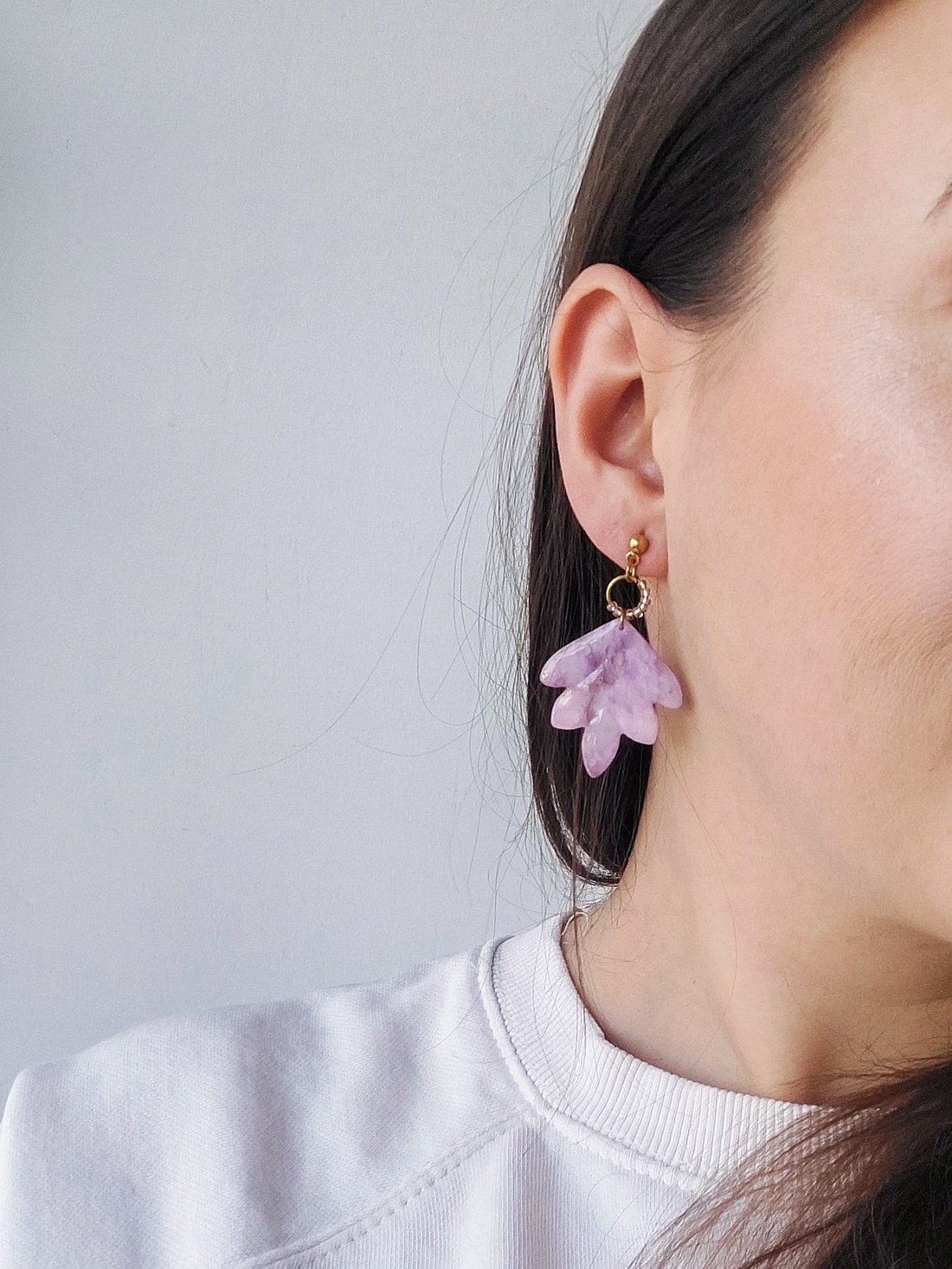 Cercei Lavanda Eleganti Handmade  - bijuterii - cercei - cercei din rășină - Artynos.ro