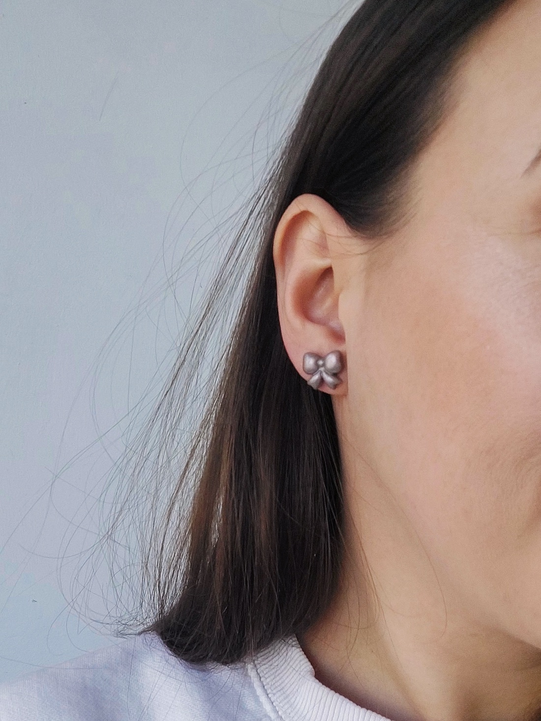 Cercei Mici Stud - Inimioare, Fundite - Negru - bijuterii - cercei - cercei din rășină - Artynos.ro