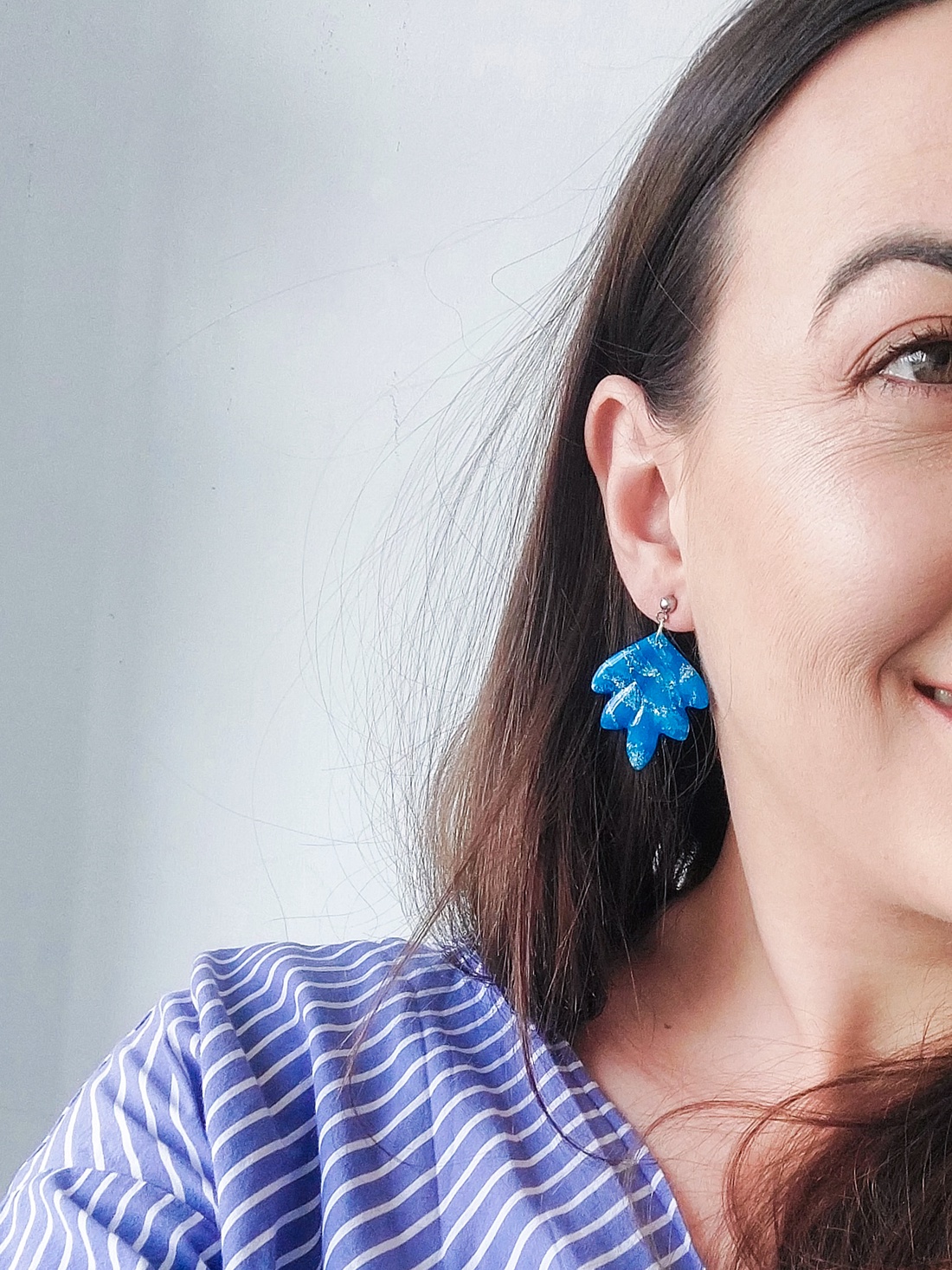 Cercei Eleganți Dama Albastru cu Argintiu Handmade - bijuterii - cercei - cercei din mărgele - Artynos.ro