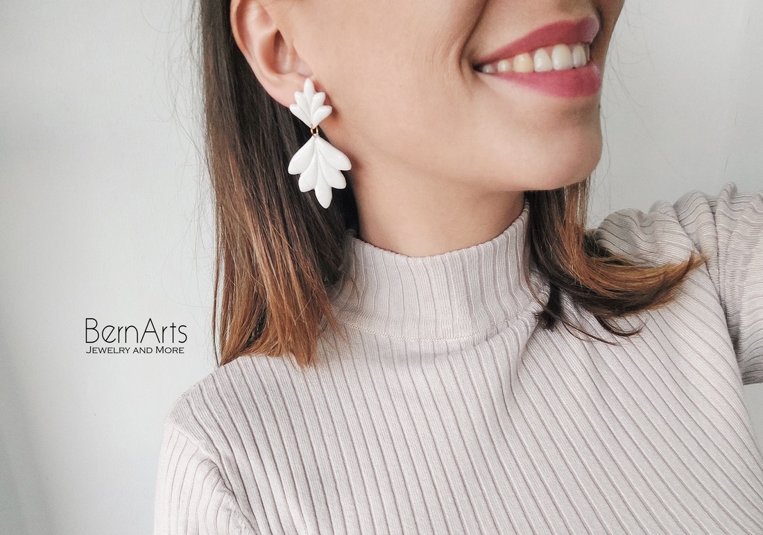 Cercei Mireasa Alb/ Nude Statement Minimal - accesorii nuntă - bijuterii mireasă - cercei mireasă - Artynos.ro