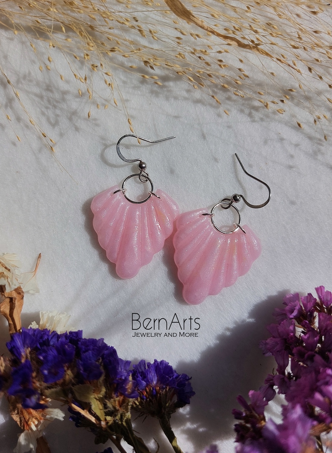 Cercei Dama Roz Sidefat Handmade - Strălucire Fină - Accesorii Romantic - bijuterii - cercei - cercei lungi - Artynos.ro