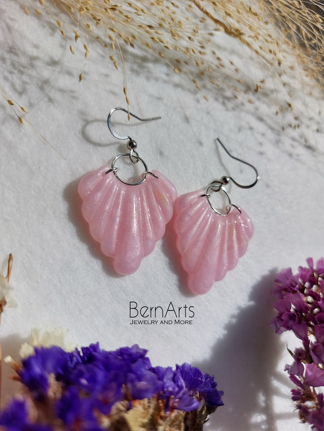 Cercei Dama Roz Sidefat Handmade - Strălucire Fină - Accesorii Romantic - bijuterii - cercei - cercei lungi - Artynos.ro