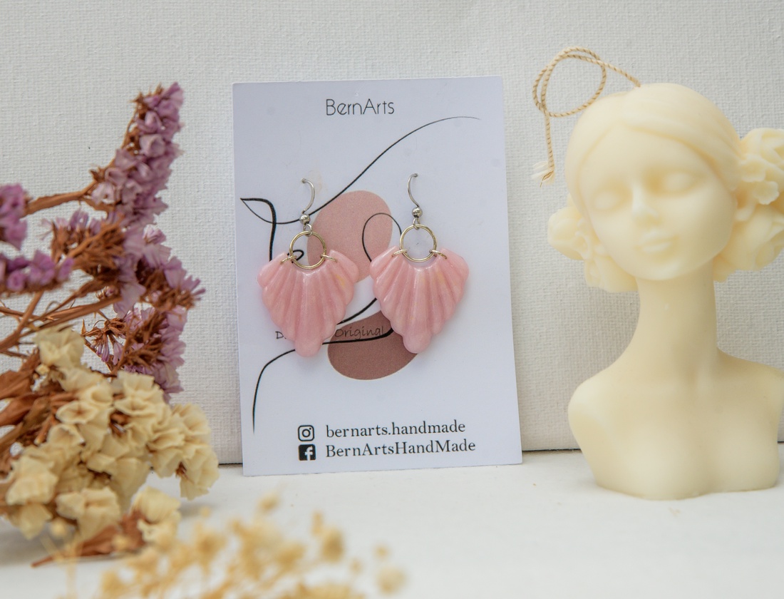 Cercei Dama Roz Sidefat Handmade - Strălucire Fină - Accesorii Romantic - bijuterii - cercei - cercei lungi - Artynos.ro