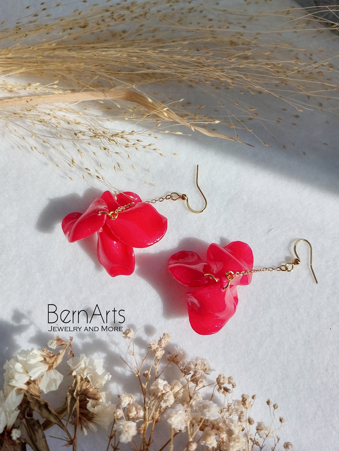 Cercei Dama Lungi Roșii Petale - Petale de Trandafir - Cercei Feminin Statement - bijuterii - cercei - cercei lungi - Artynos.ro