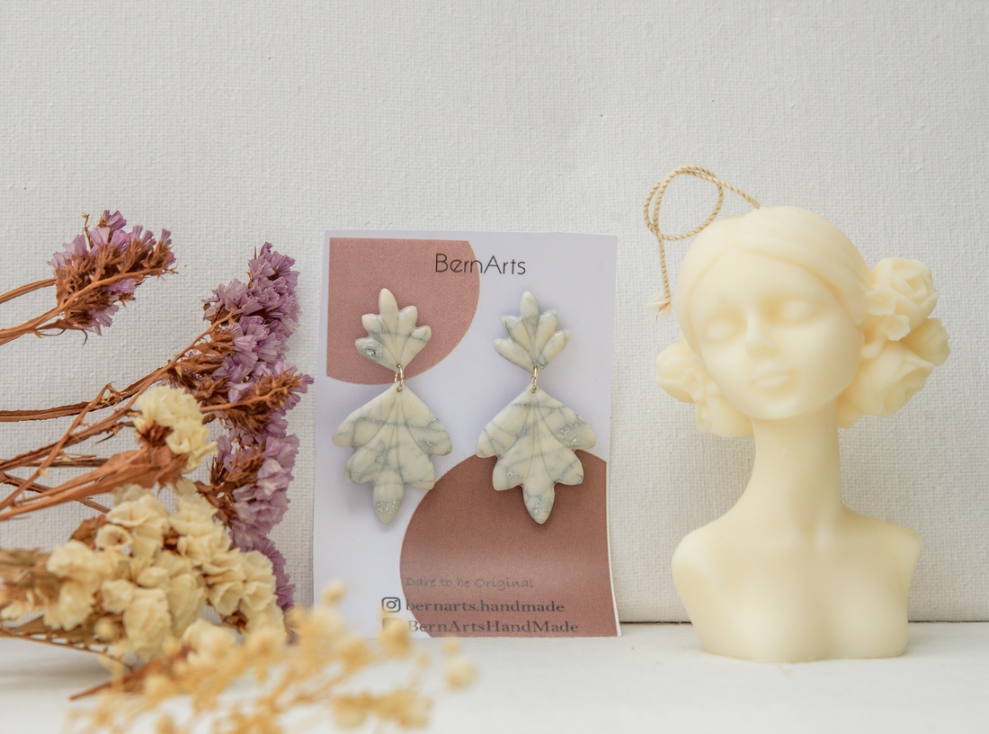 Cercei Dama Cercei Alb-Srgintiu Efect Marmură - Handmade - bijuterii - cercei - cercei lungi - Artynos.ro